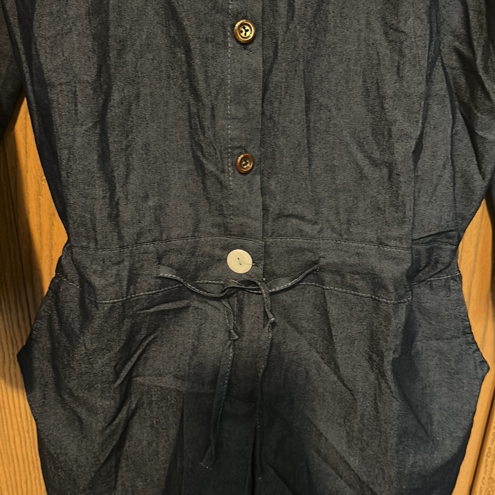 Beautiful Short Romper With Drawstring - image 3